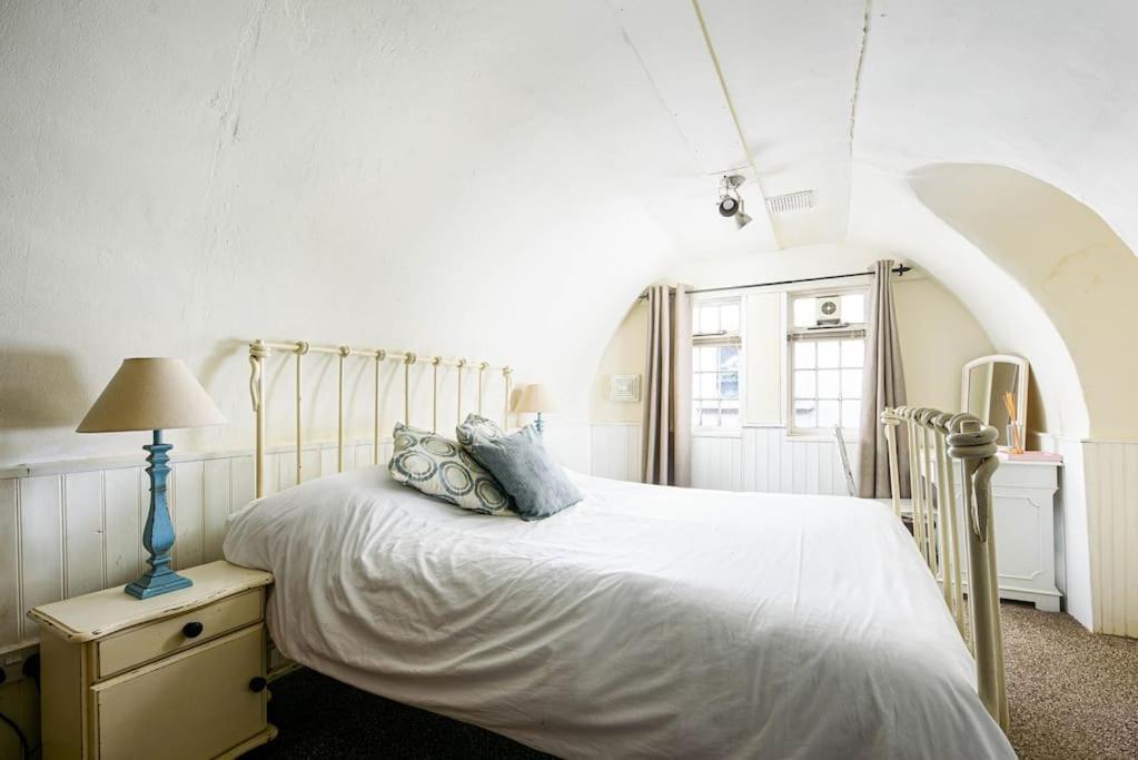 Unique 1 Bedroom Apartment-Bath Ngoại thất bức ảnh
